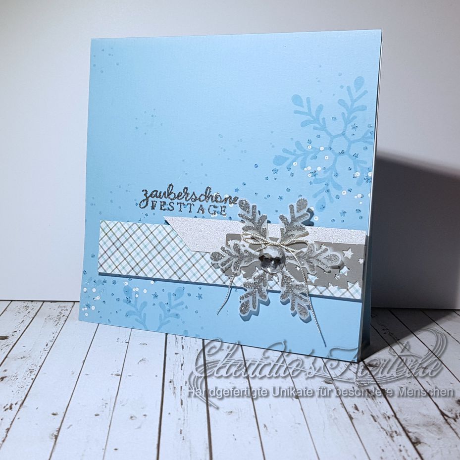 Zauberschöne Festtags-Schneeflocke himmelsilber | Weihnachtskarte