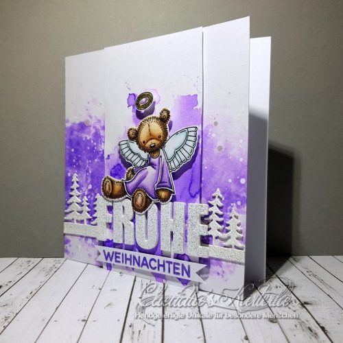 Teddy-Engel auf violettem Winterwald | Weihnachtskarte